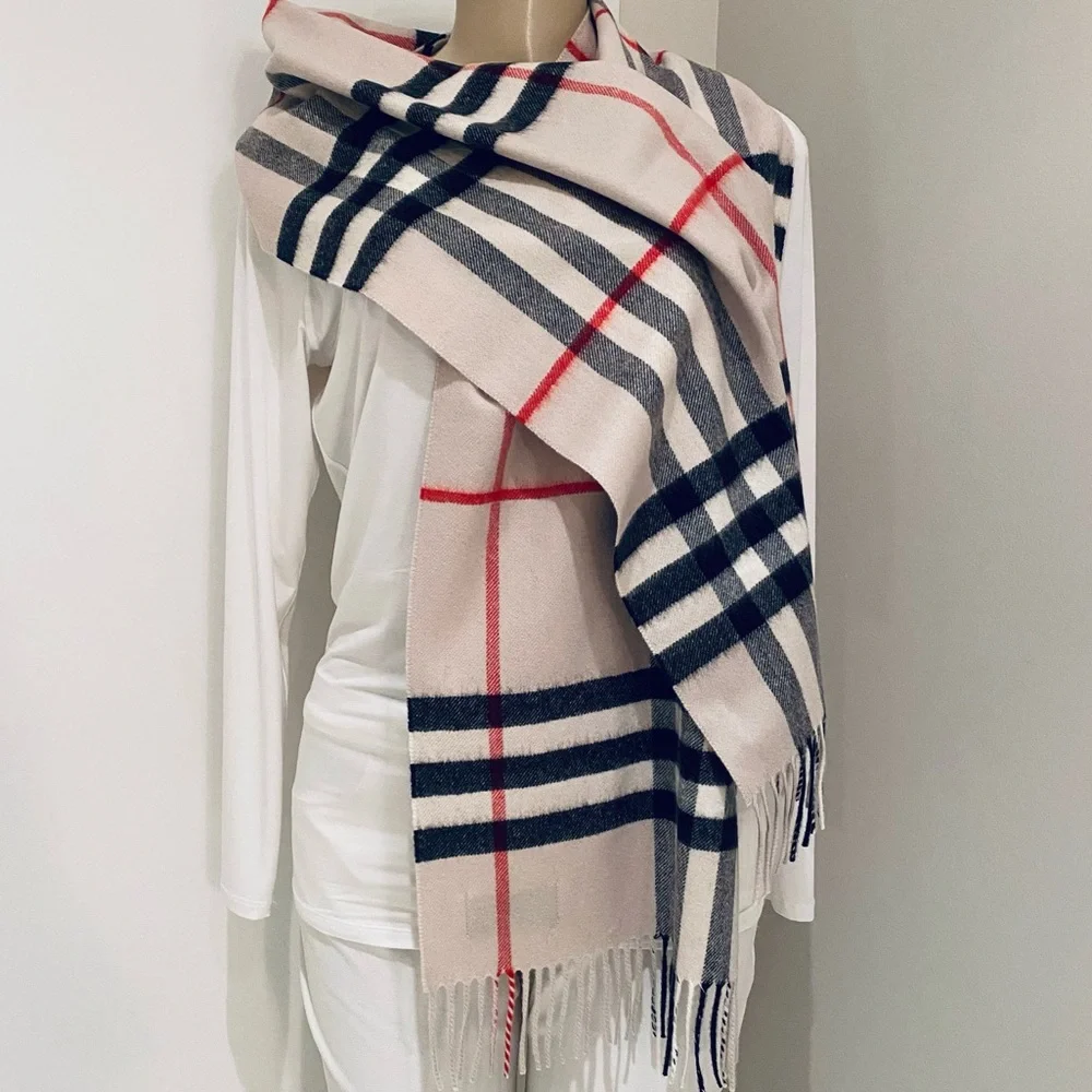 BURBERRY LONDON CLASSIC CHECK CASHMERE SCARF - Picture 2 of 7